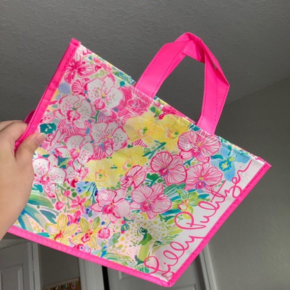 Lilly Pulitzer Handbags - Lilly Pulitzer Shopping Bag Tote